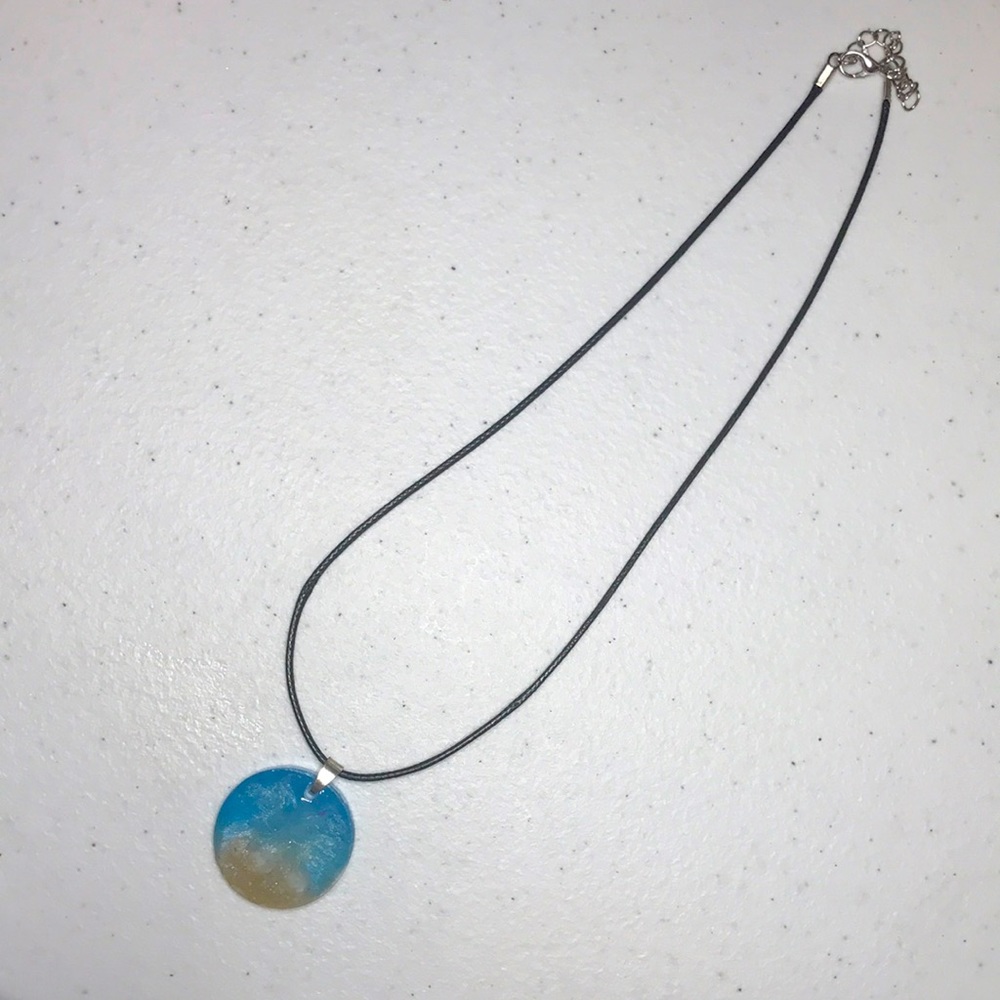 ‼️SOLD ‼️Handmade Resin beach theme necklace